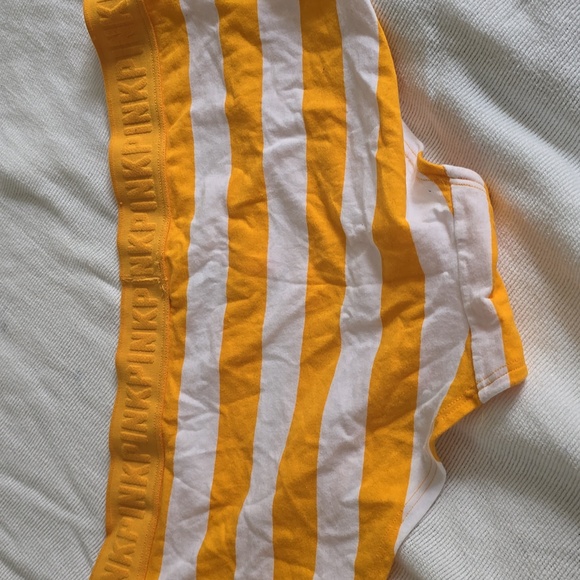 Size large pink boyshorts - Picture 2 of 4